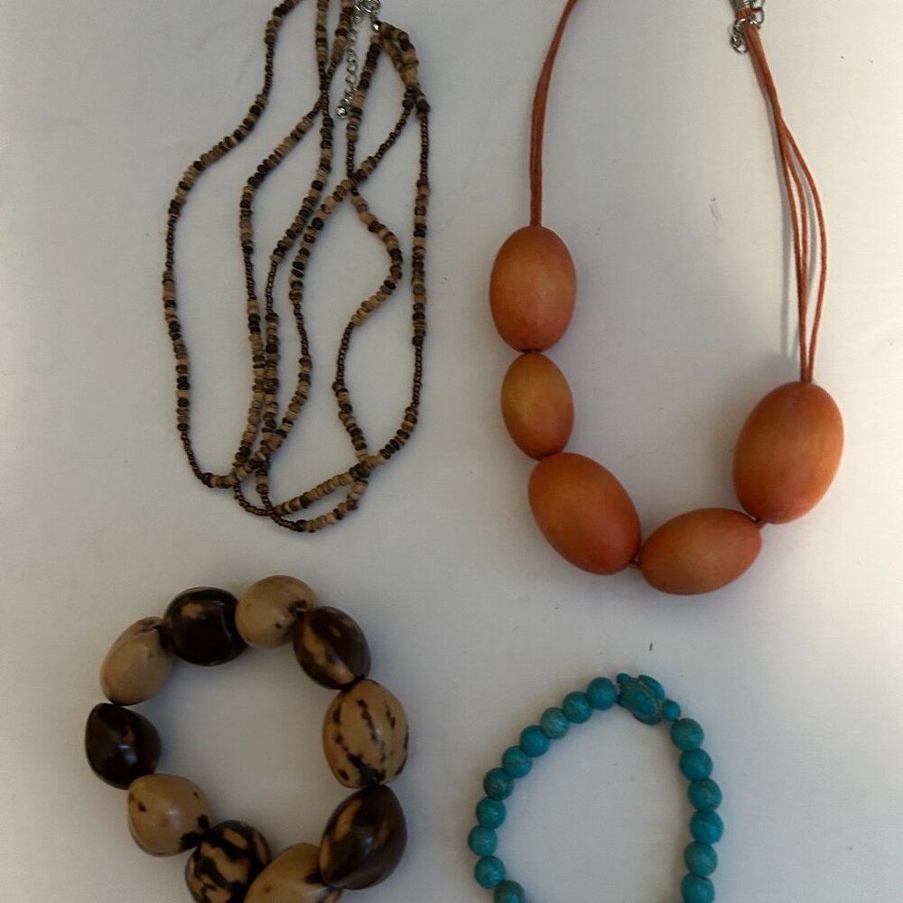 Lot of 2 Bracelets and 2 Neckleses